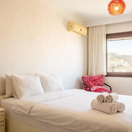 Colorful Flat With Central Location Near Trendy Attractions In Karsiyaka, Izmir Apartment Izmir