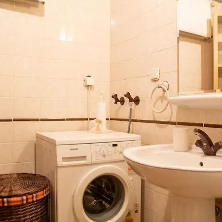 Colorful Flat With Central Location Near Trendy Attractions In Karsiyaka, Izmir