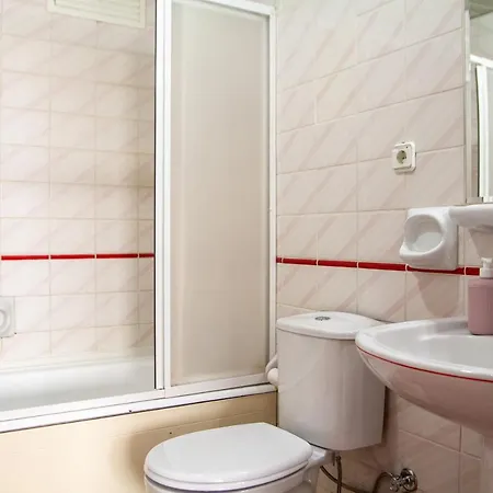 Colorful Flat With Central Location Near Trendy Attractions In Karsiyaka, Izmir 公寓
